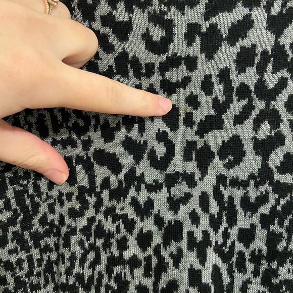 French Connection‎ women’s gray leopard print knit stretch sweater medium - Picture 6 of 8